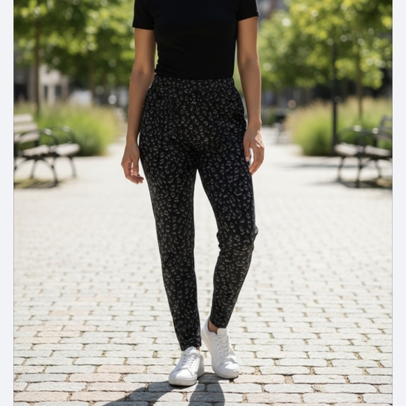 Old Navy Active Elevate Black and Gray Print Leggings - Picture 1 of 9
